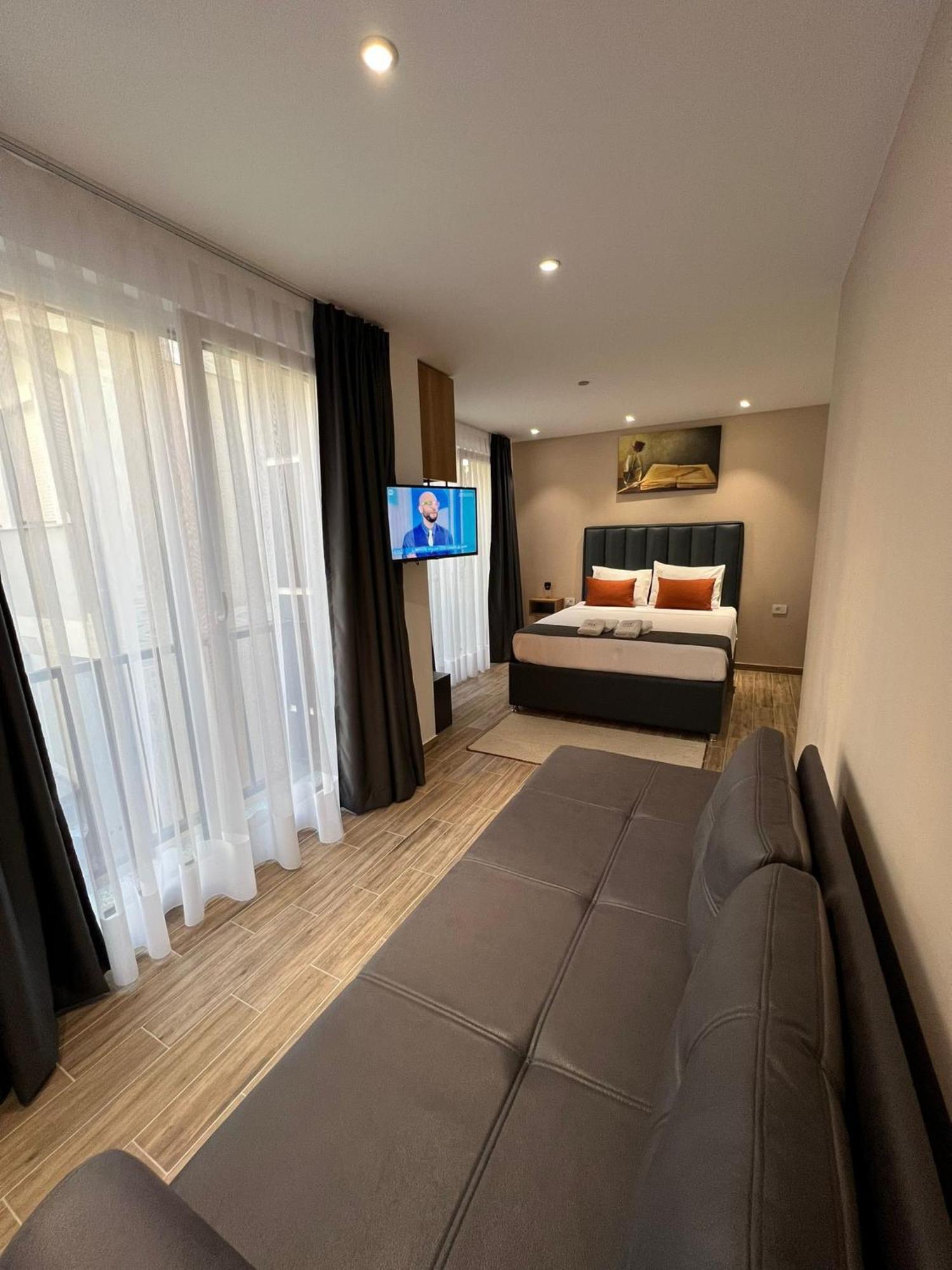Comfort Hotel Struga Buitenkant foto
