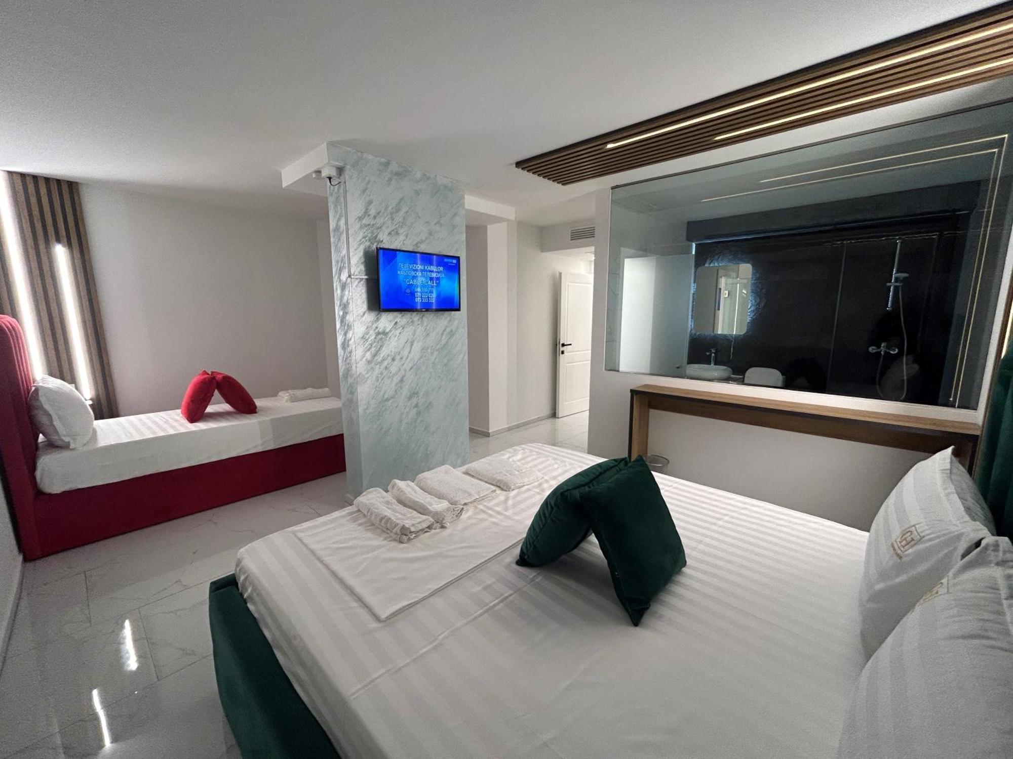 Comfort Hotel Struga Buitenkant foto
