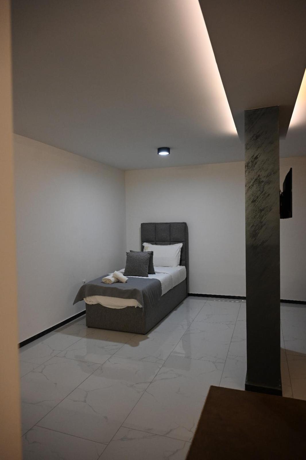 Comfort Hotel Struga Buitenkant foto